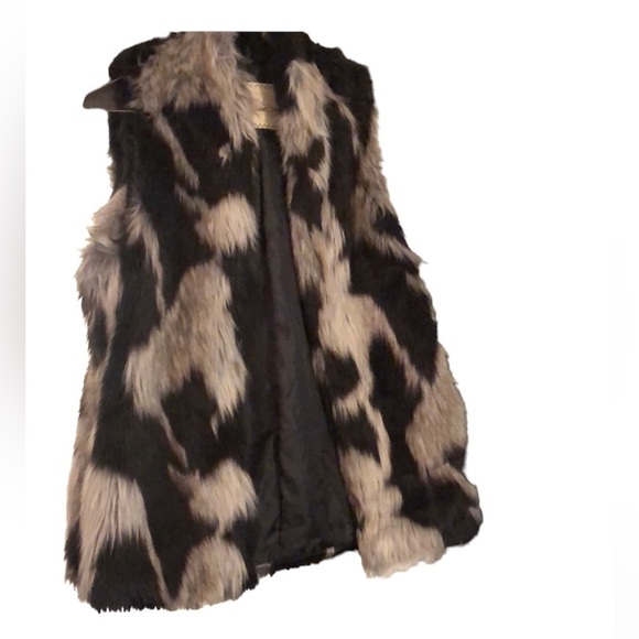FAUX Fur vest. Gray and black. Size small - Picture 1 of 1